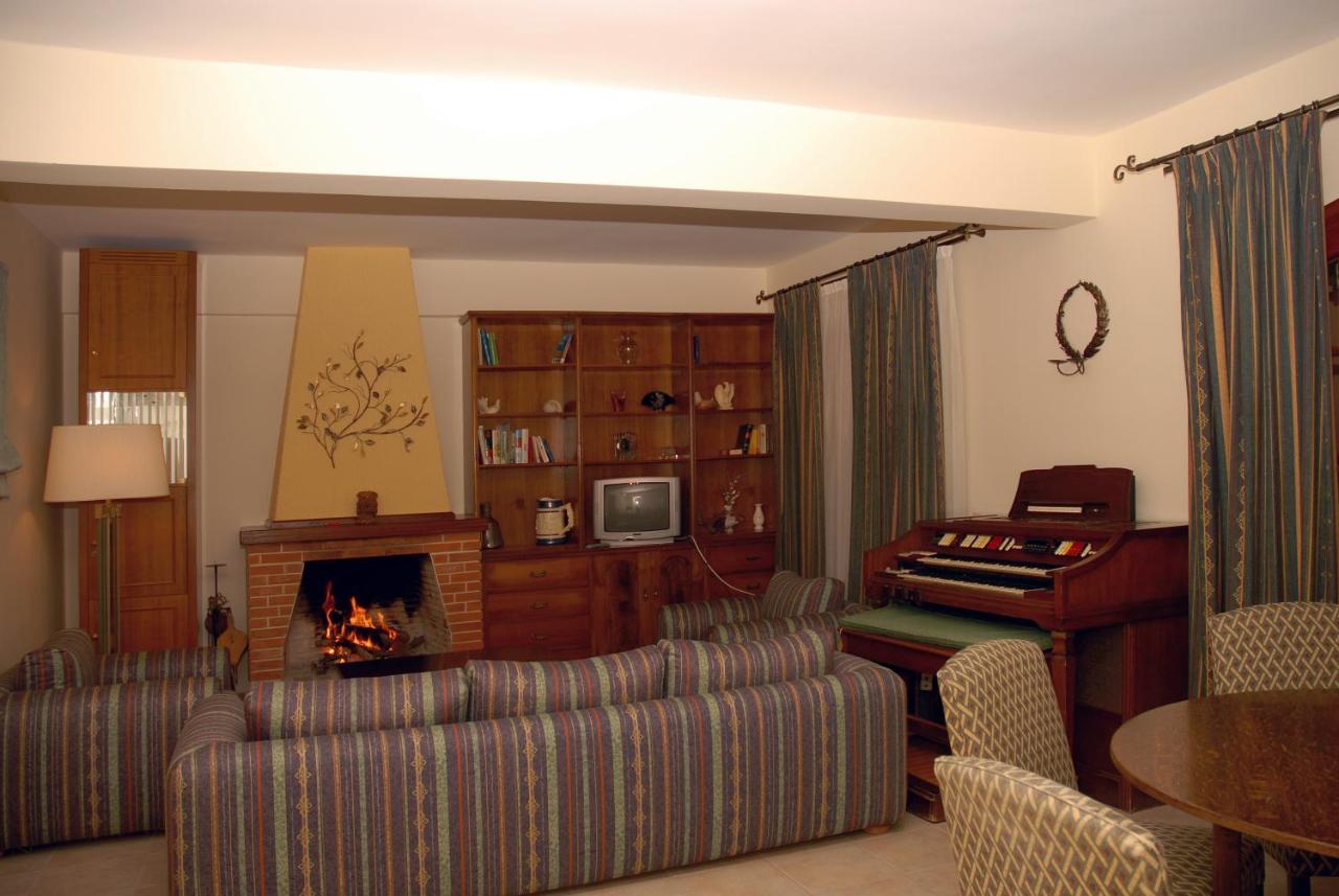 Corfu Club Apartments 古维亚 外观 照片